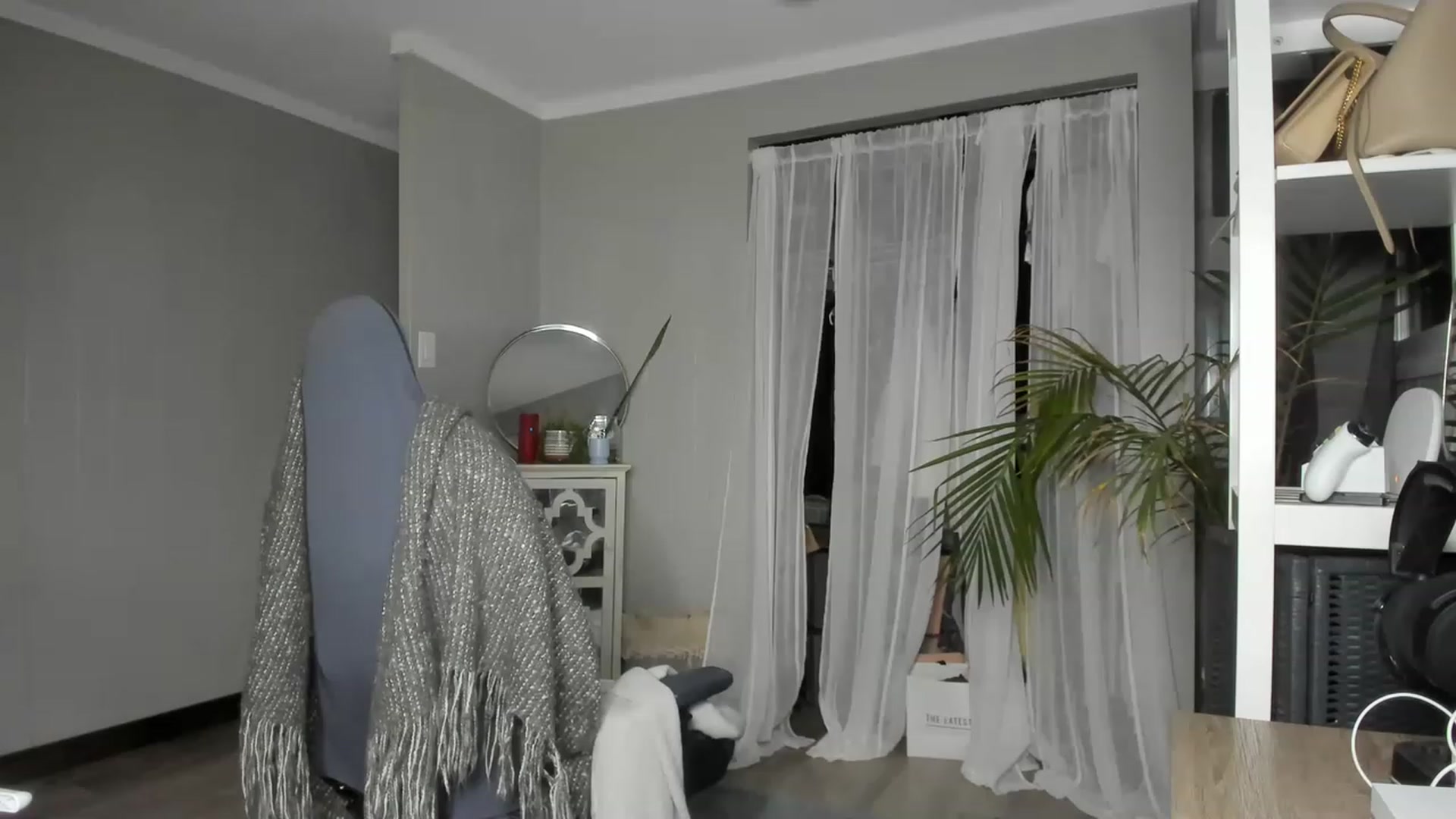 Gallery image thumbnail from Victoria_'s myfreecams stream on, 12/03/2022, 02:37 image 13 of 20