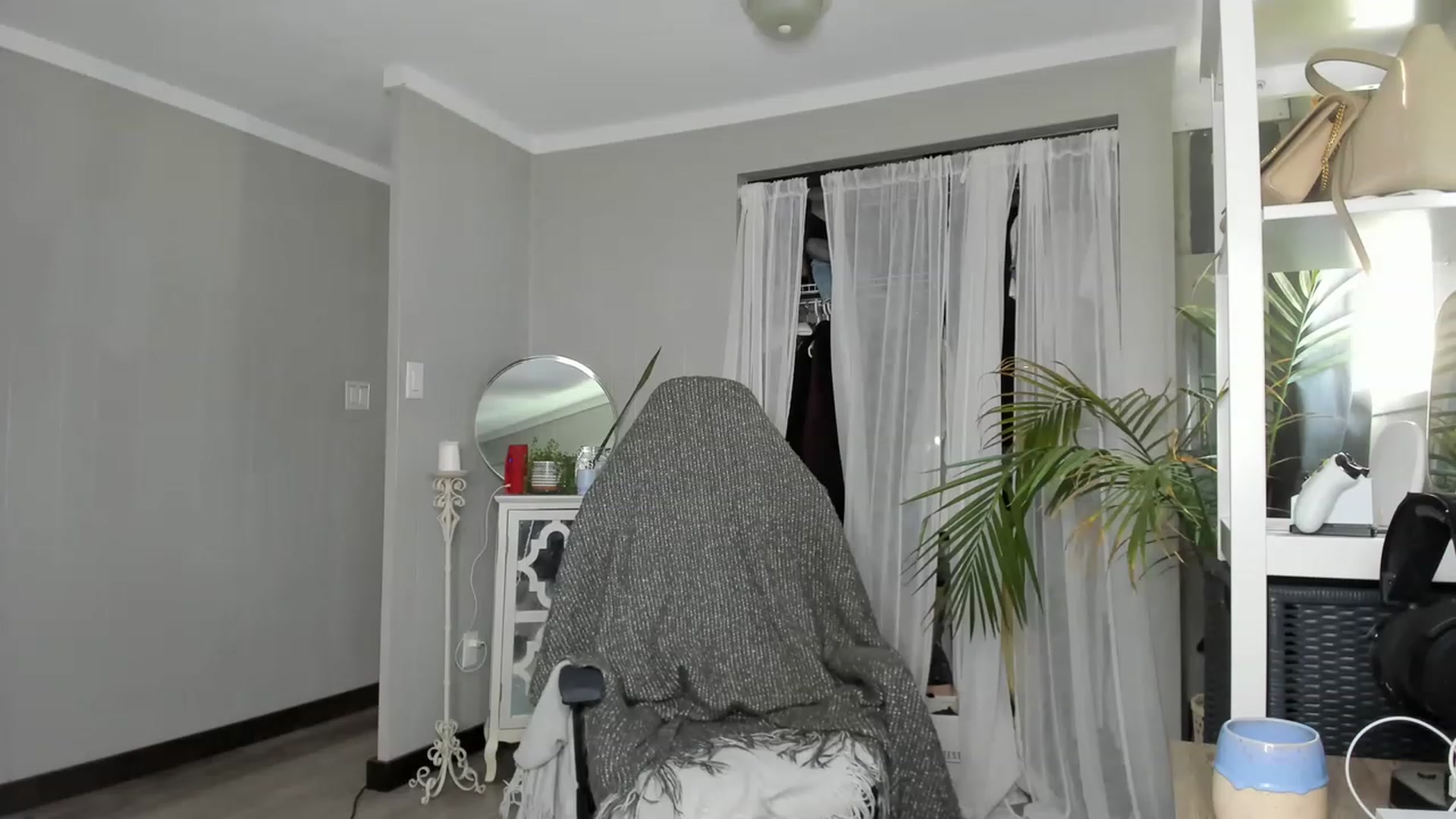 Gallery image thumbnail from Victoria_'s myfreecams stream on, 12/03/2022, 18:56 image 18 of 20