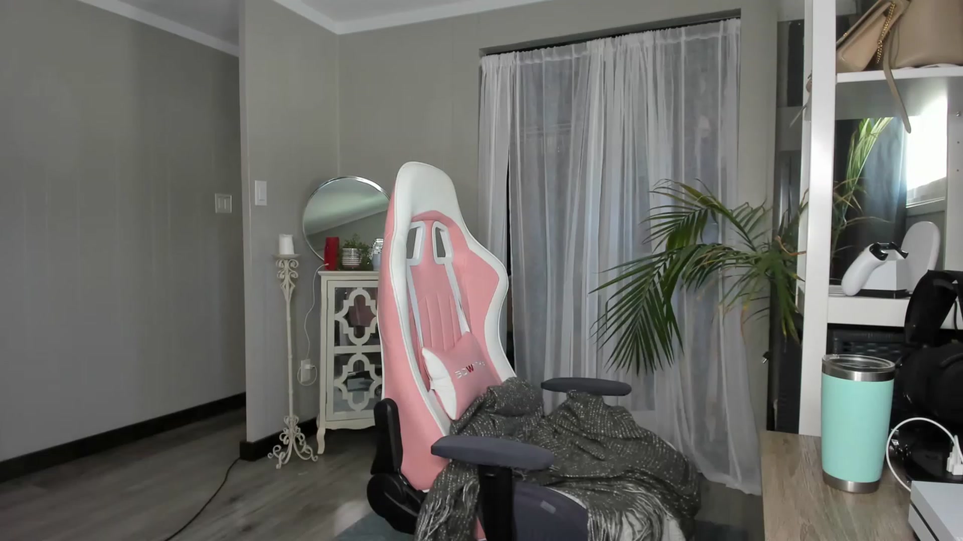 Gallery image thumbnail from Victoria_'s myfreecams stream on, 12/05/2022, 20:50 image 8 of 20