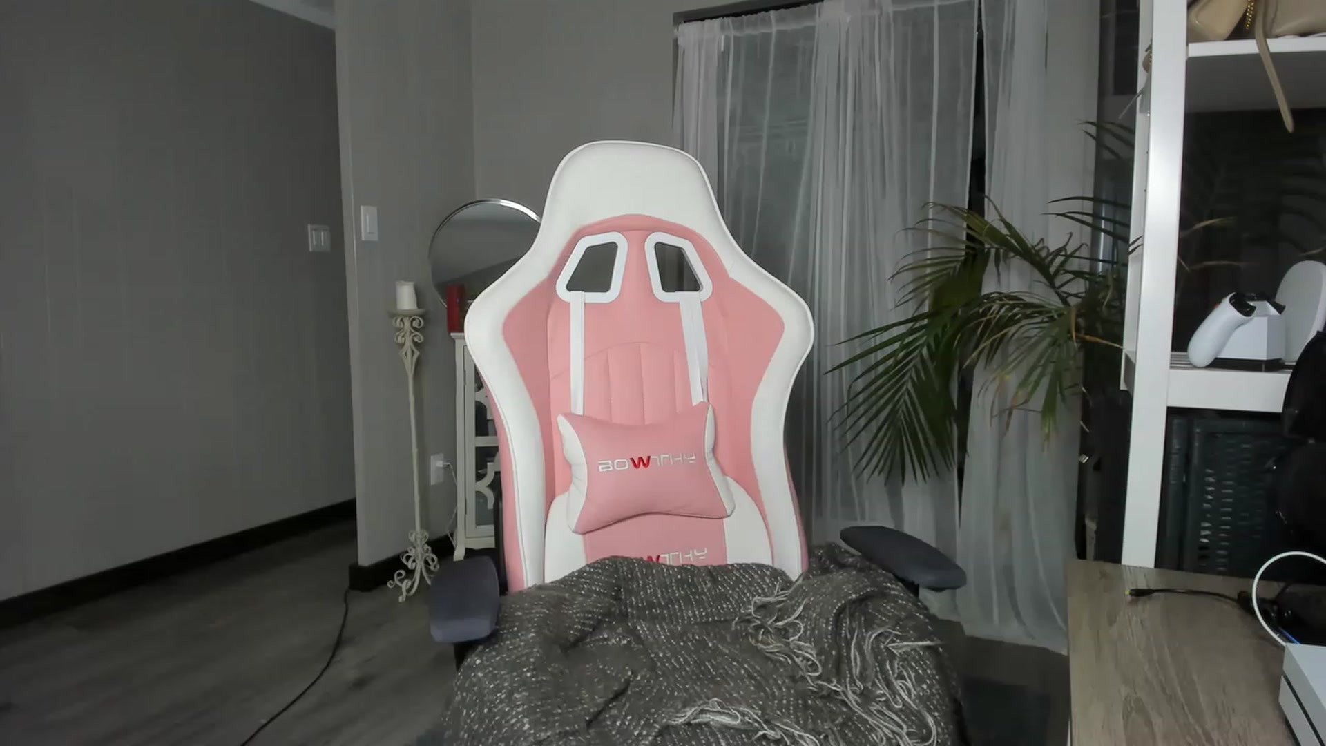 Gallery image thumbnail from Victoria_'s myfreecams stream on, 12/08/2022, 03:01 image 19 of 20