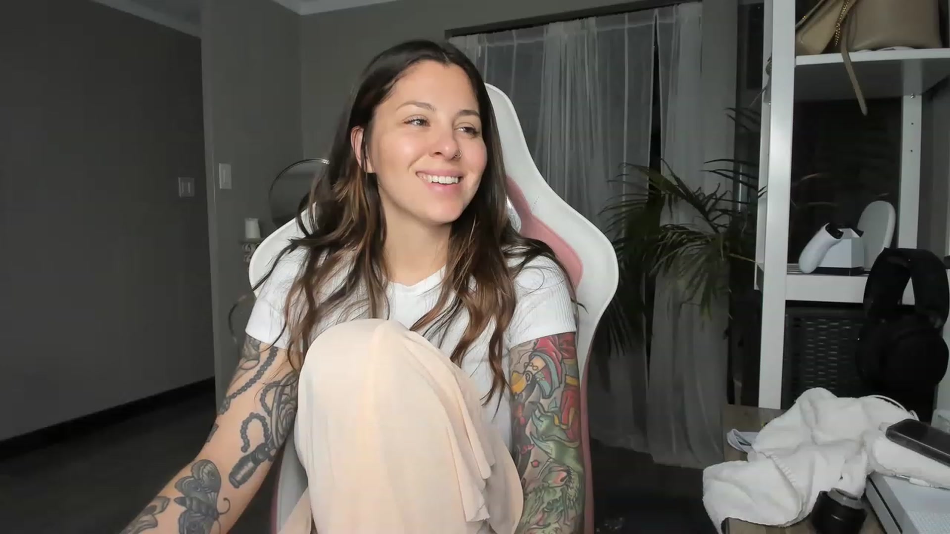 Gallery image thumbnail from Victoria_'s myfreecams stream on, 12/08/2022, 03:52 image 19 of 20