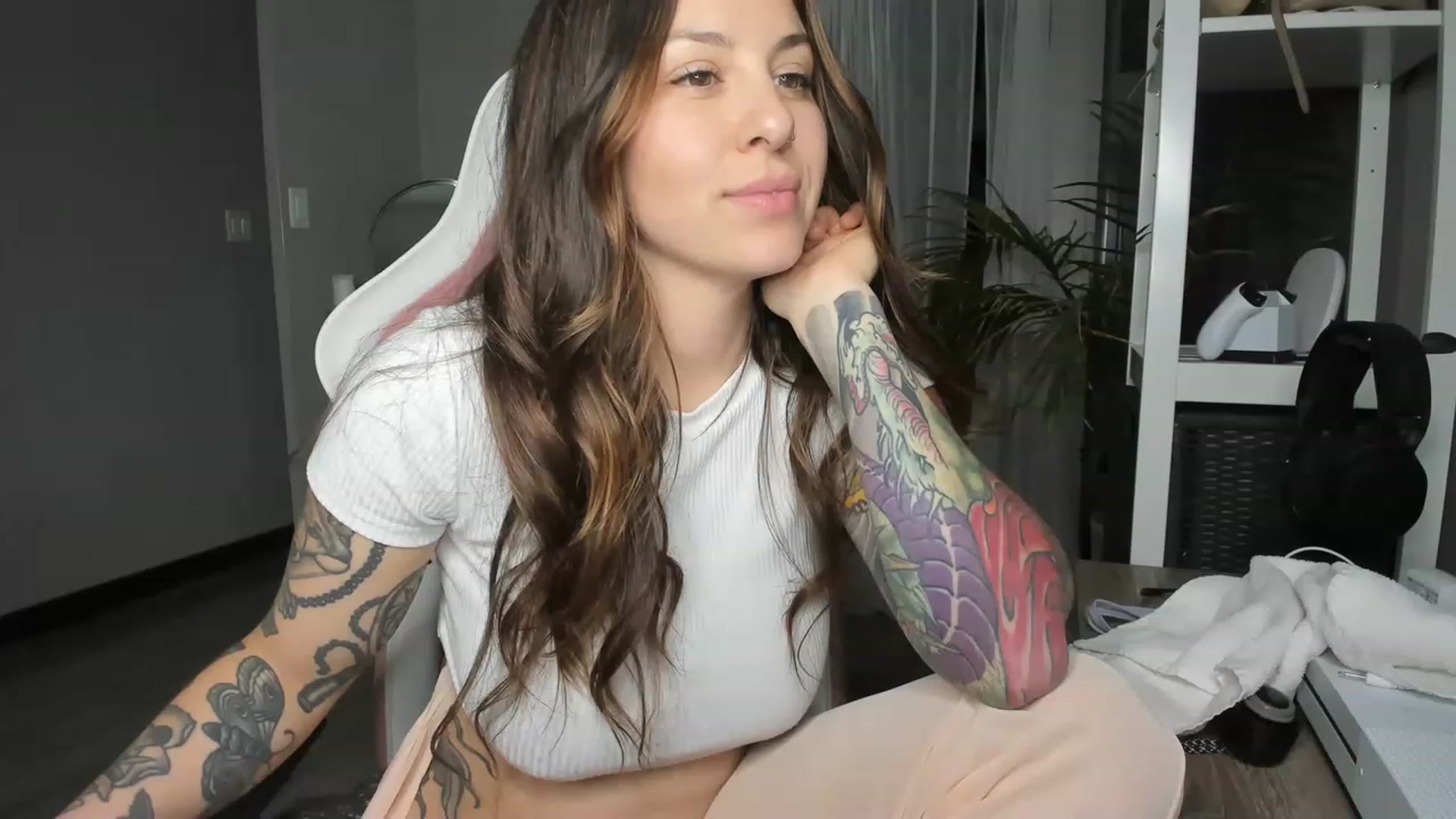 Gallery image thumbnail from Victoria_'s myfreecams stream on, 12/08/2022, 03:52 image 7 of 20