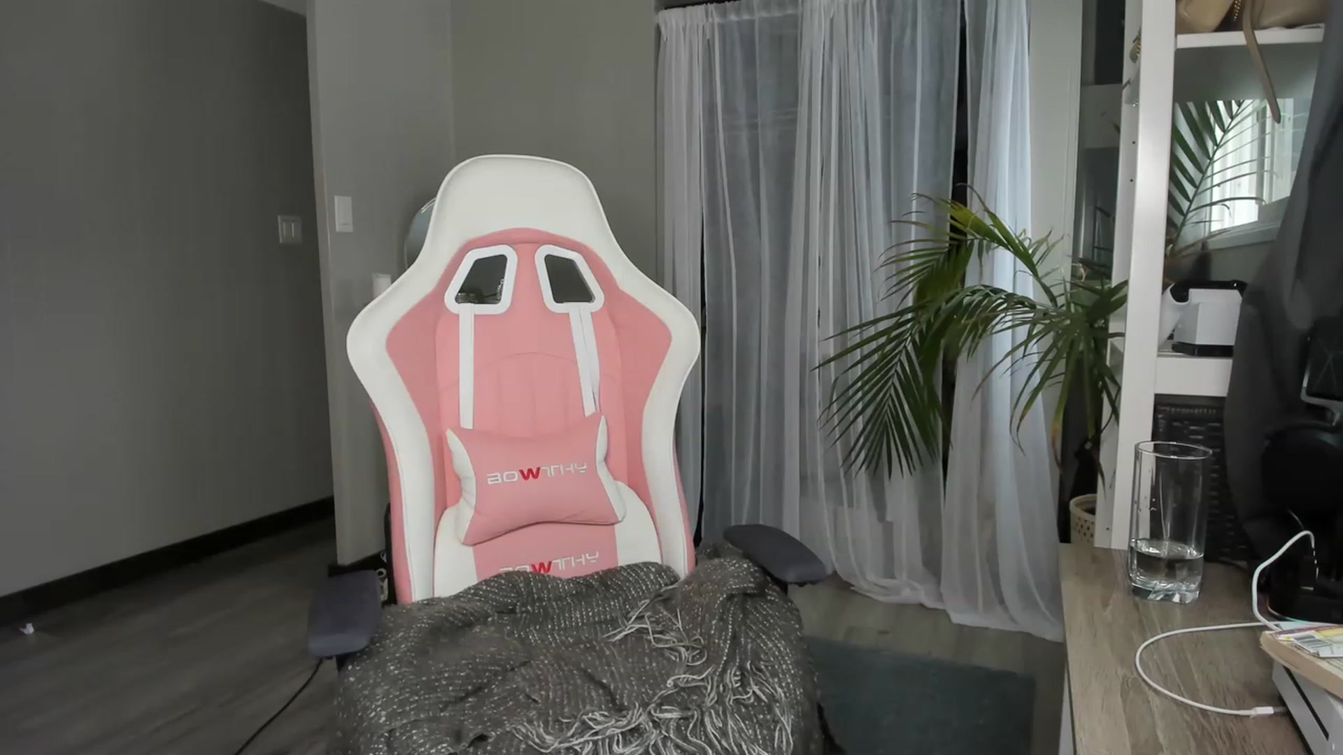 Gallery image thumbnail from Victoria_'s myfreecams stream on, 12/08/2022, 22:38 image 18 of 20
