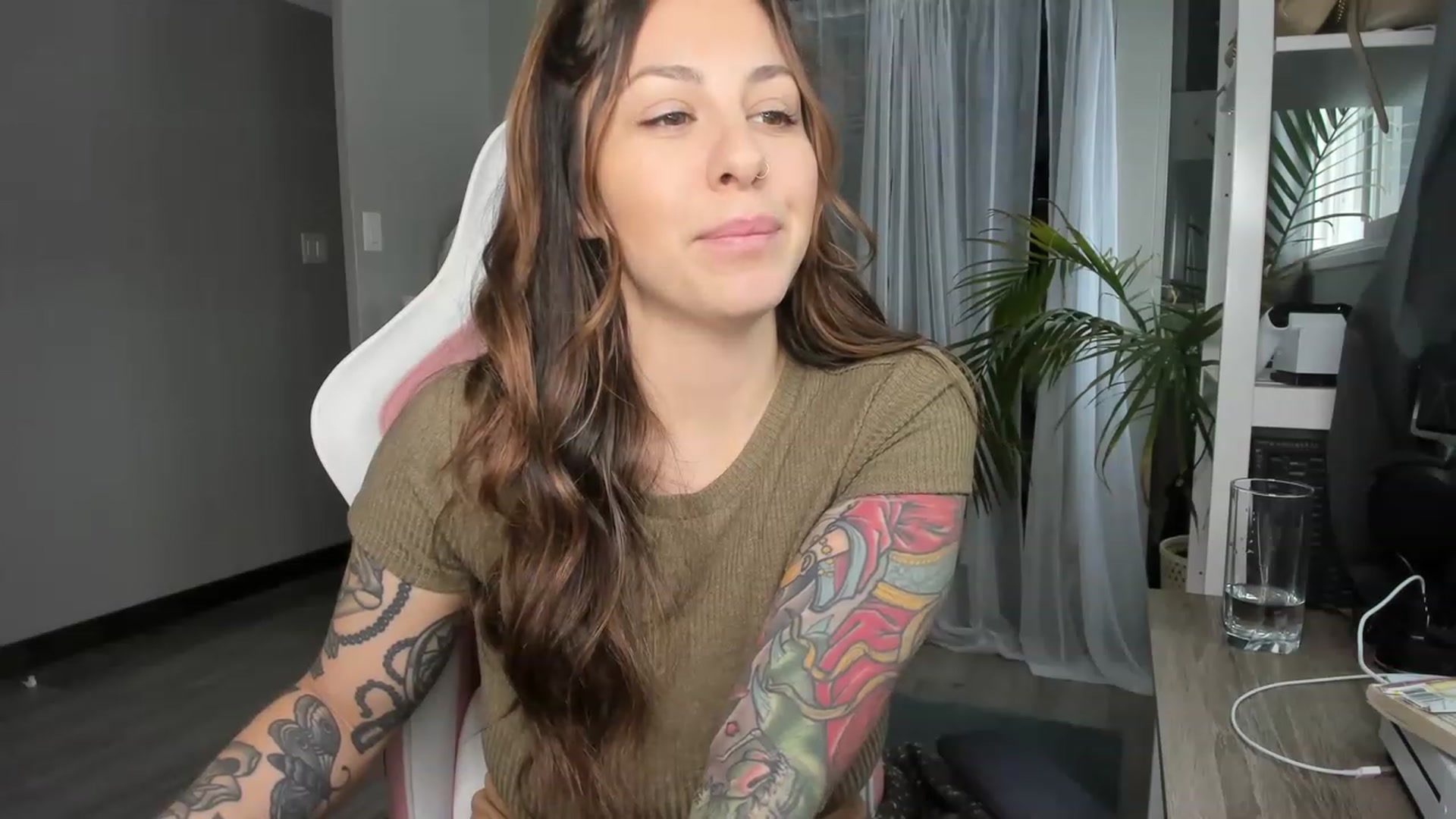 Gallery image thumbnail from Victoria_'s myfreecams stream on, 12/08/2022, 22:38 image 17 of 20
