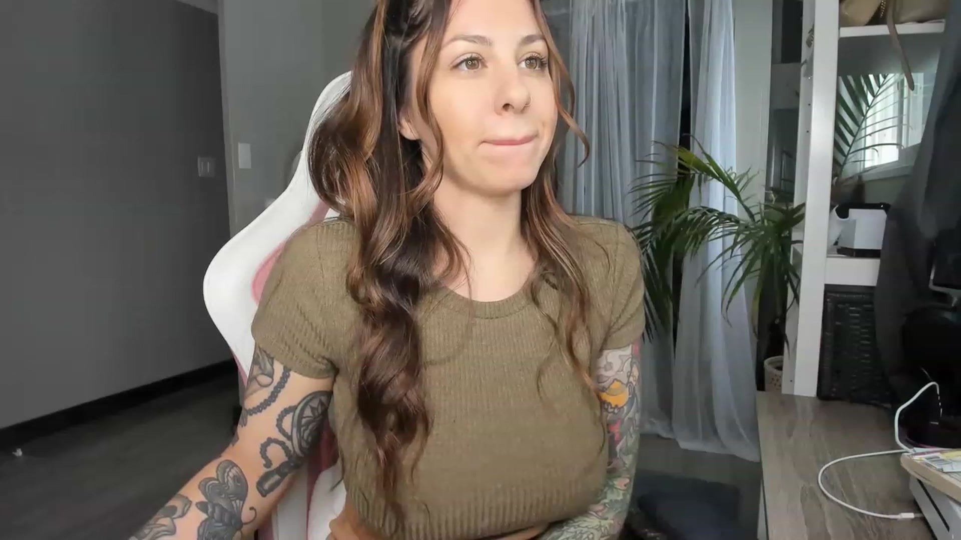 Gallery image thumbnail from Victoria_'s myfreecams stream on, 12/08/2022, 22:38 image 15 of 20
