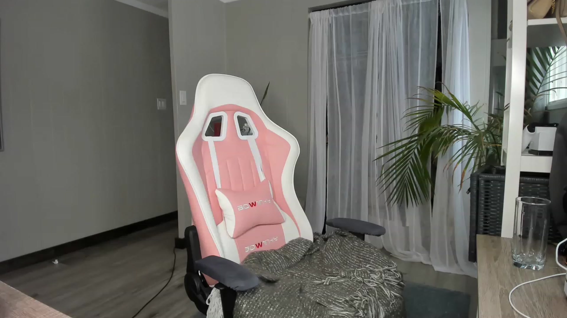 Gallery image thumbnail from Victoria_'s myfreecams stream on, 12/08/2022, 23:47 image 6 of 20