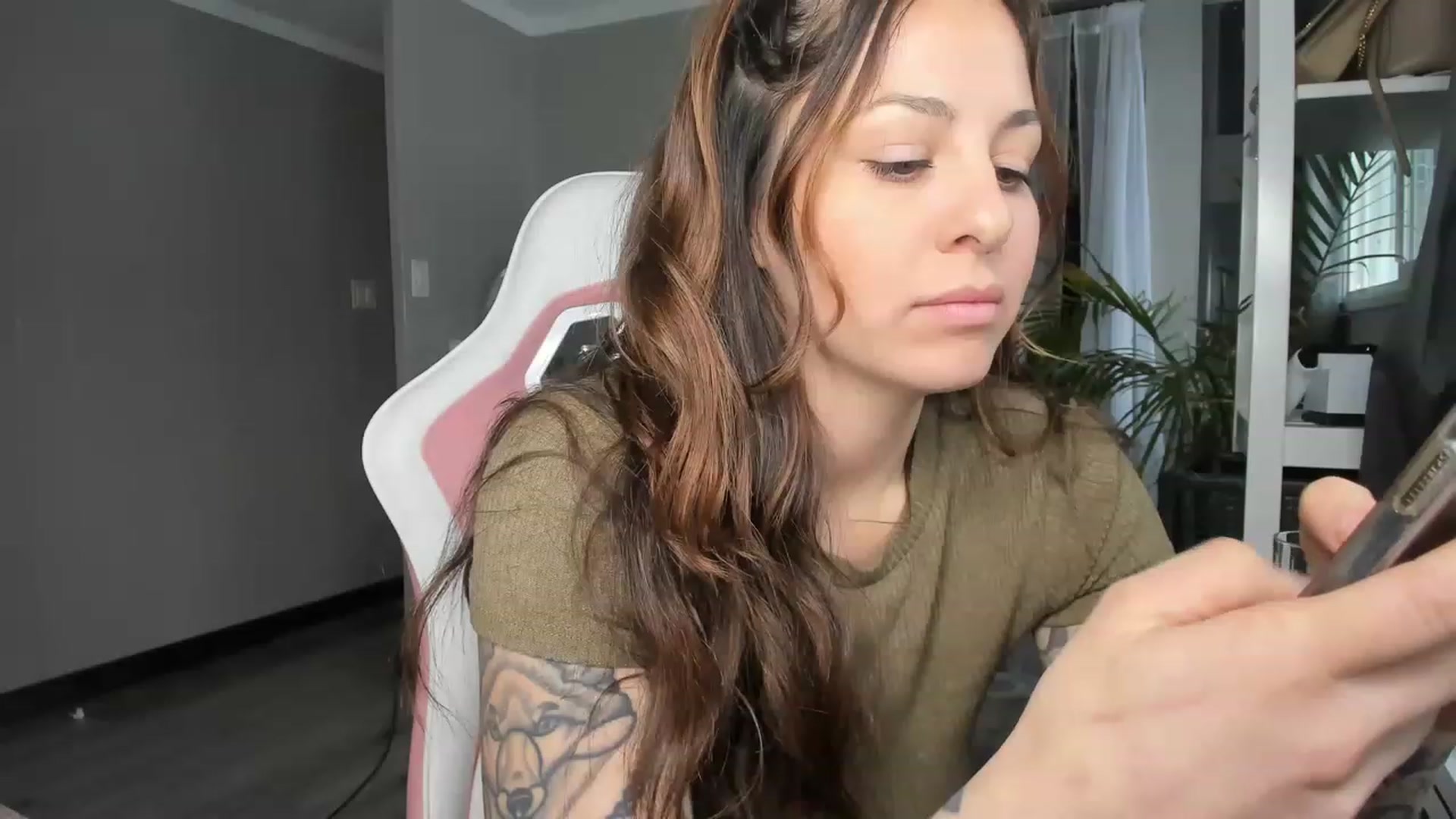 Gallery image thumbnail from Victoria_'s myfreecams stream on, 12/08/2022, 23:47 image 3 of 20