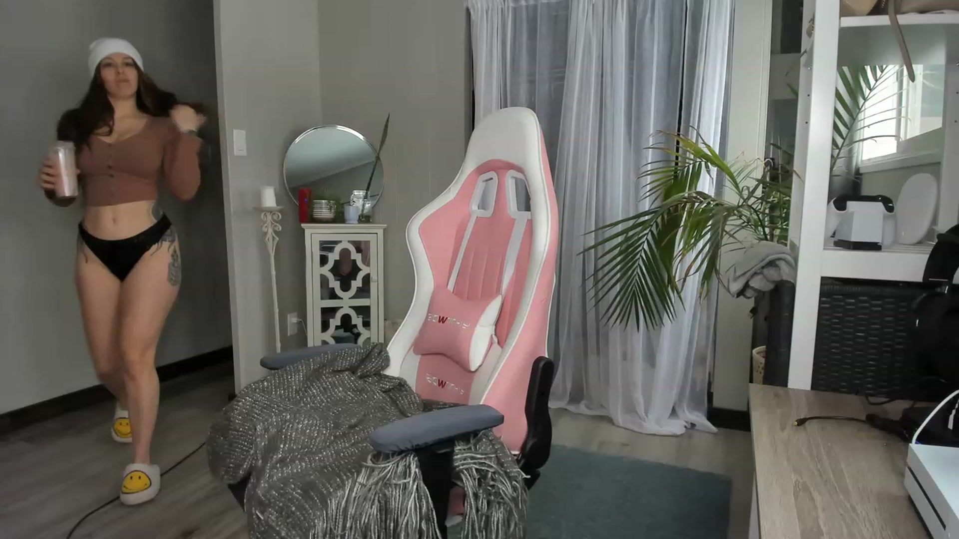 Gallery image thumbnail from Victoria_'s myfreecams stream on, 12/09/2022, 20:38 image 5 of 20