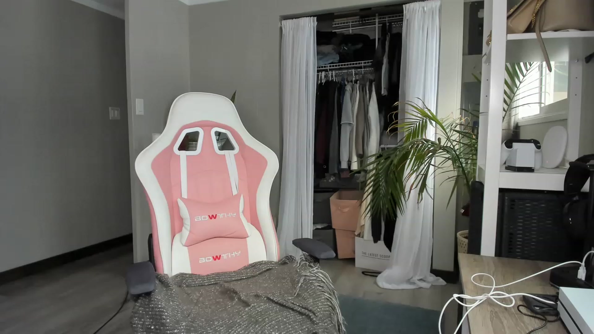 Gallery image thumbnail from Victoria_'s myfreecams stream on, 12/11/2022, 18:43 image 7 of 20