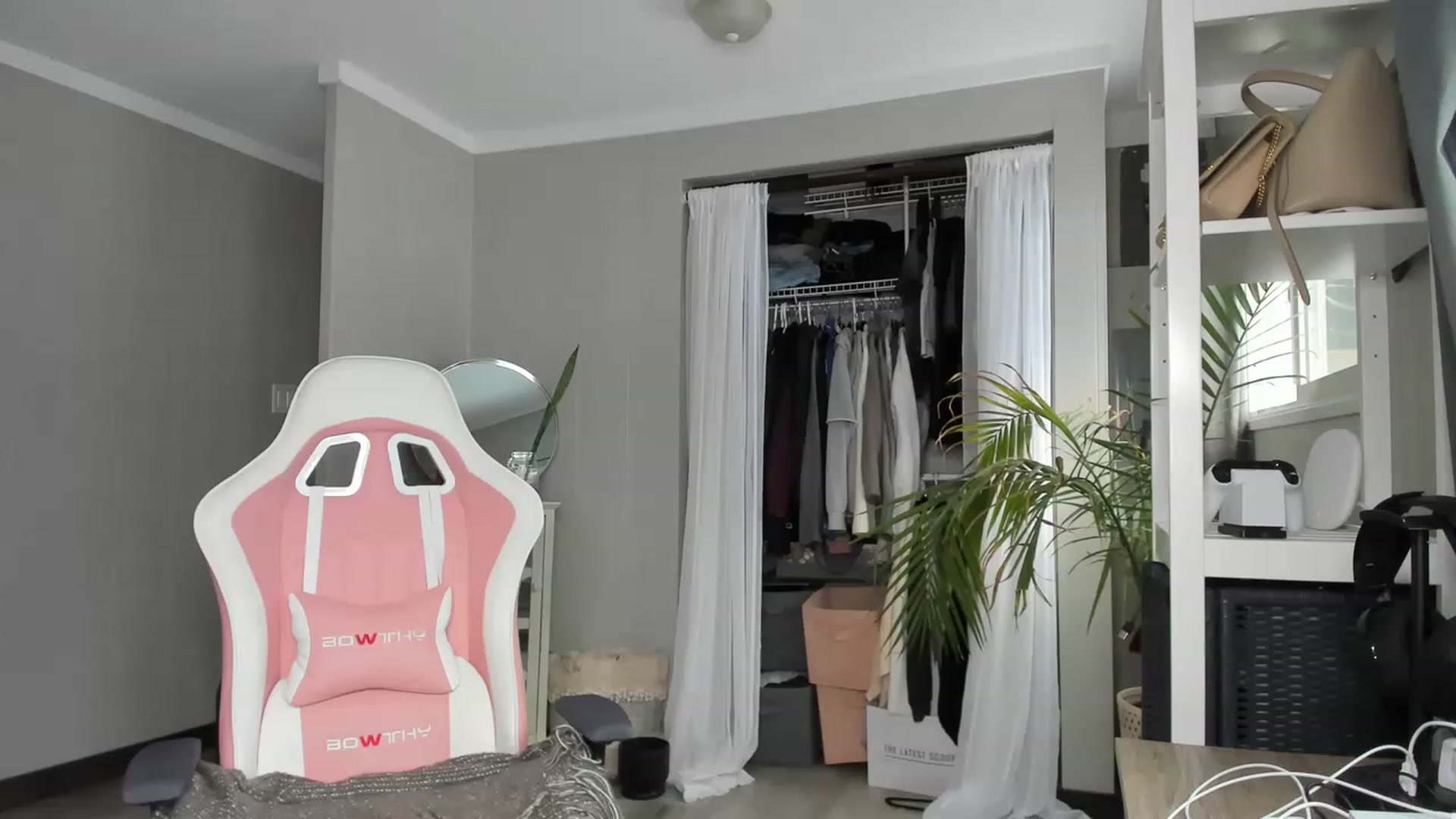 Gallery image thumbnail from Victoria_'s myfreecams stream on, 12/11/2022, 18:43 image 4 of 20