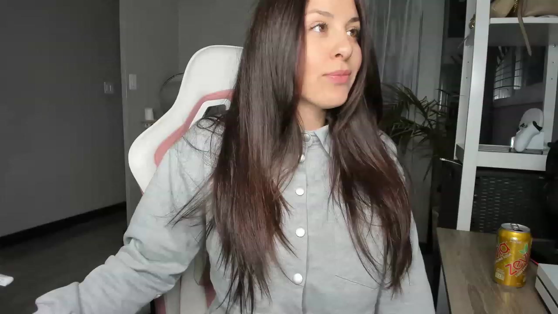 Gallery image thumbnail from Victoria_'s myfreecams stream on, 12/13/2022, 01:50 image 5 of 20