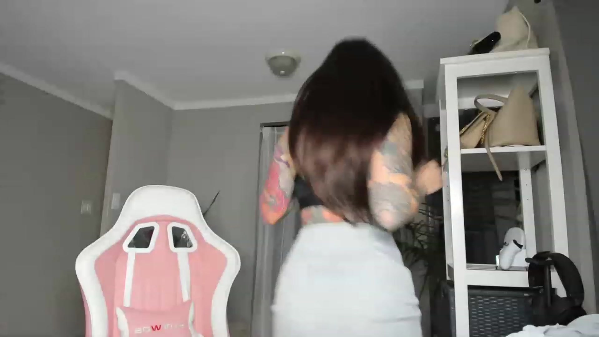 Gallery image thumbnail from Victoria_'s myfreecams stream on, 12/13/2022, 02:59 image 3 of 20