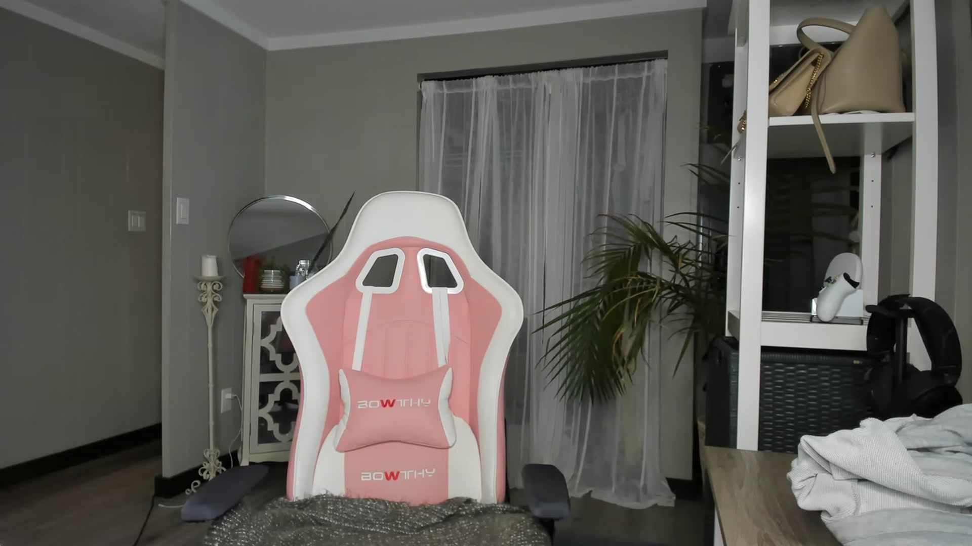 Gallery image thumbnail from Victoria_'s myfreecams stream on, 12/13/2022, 02:59 image 2 of 20