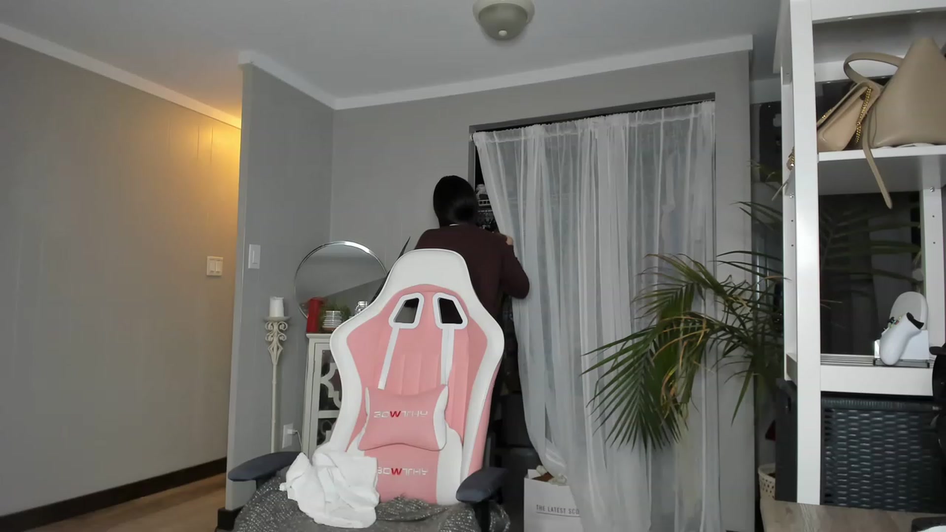 Gallery image thumbnail from Victoria_'s myfreecams stream on, 12/13/2022, 03:29 image 16 of 20