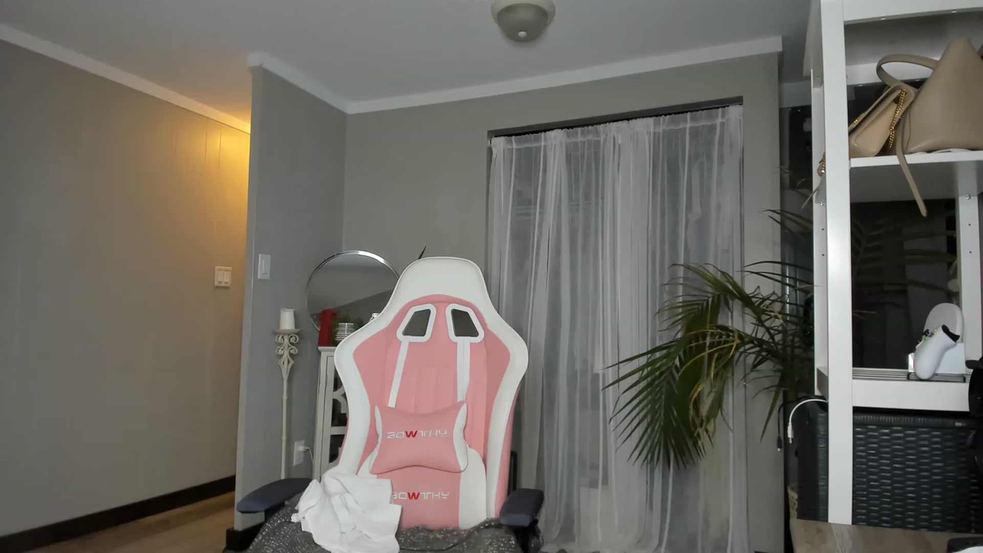 Gallery image thumbnail from Victoria_'s myfreecams stream on, 12/13/2022, 03:29 image 13 of 20