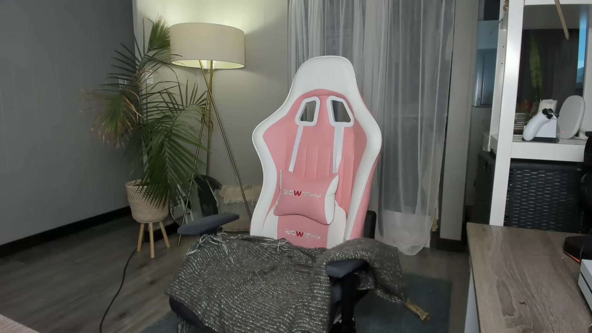 Gallery image thumbnail from Victoria_'s myfreecams stream on, 12/16/2022, 21:59 image 11 of 20