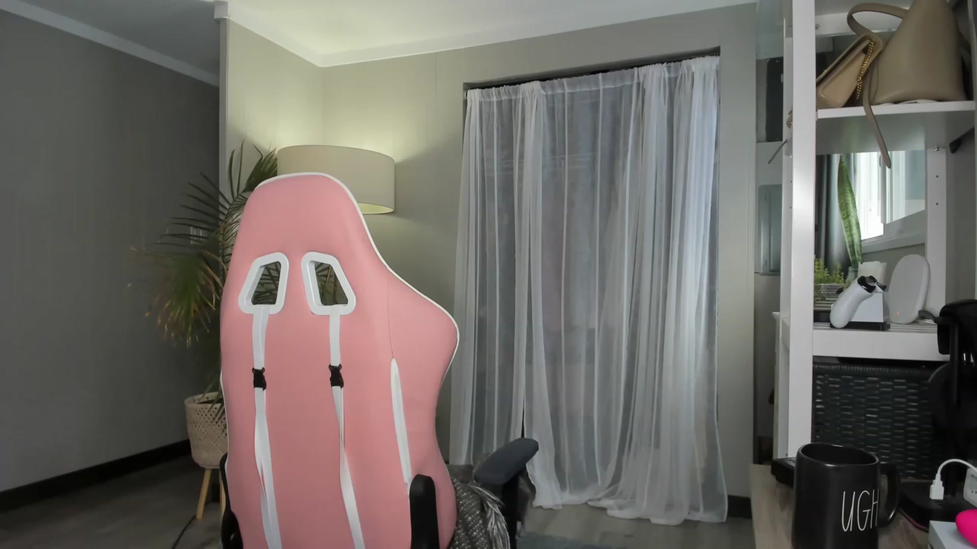 Gallery image thumbnail from Victoria_'s myfreecams stream on, 12/18/2022, 19:55 image 2 of 20