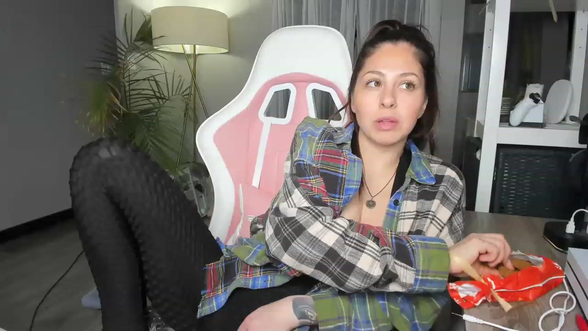 Gallery image thumbnail from Victoria_'s myfreecams stream on, 12/21/2022, 02:58 image 6 of 20