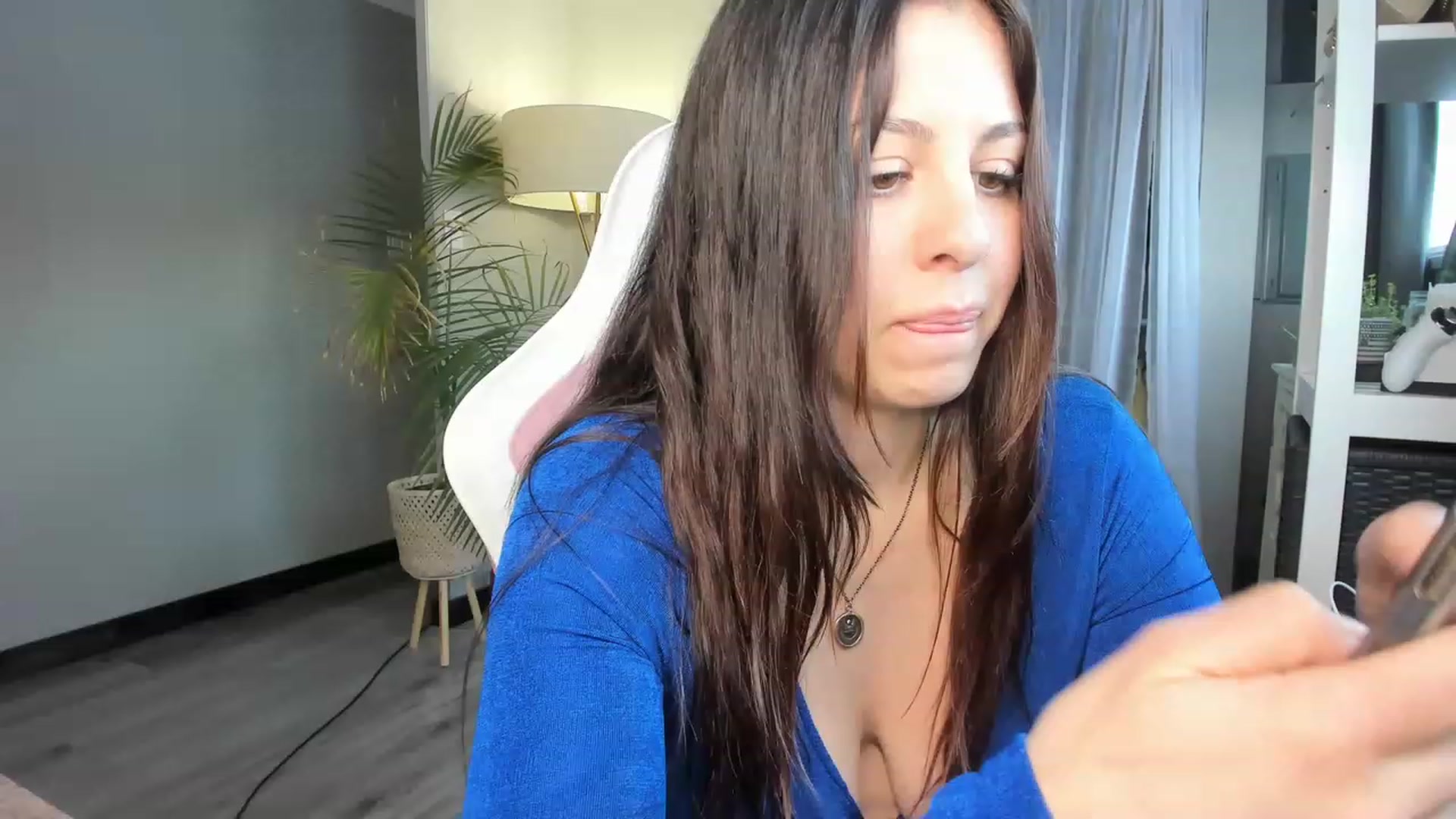 Gallery image thumbnail from Victoria_'s myfreecams stream on, 12/21/2022, 22:19 image 2 of 20