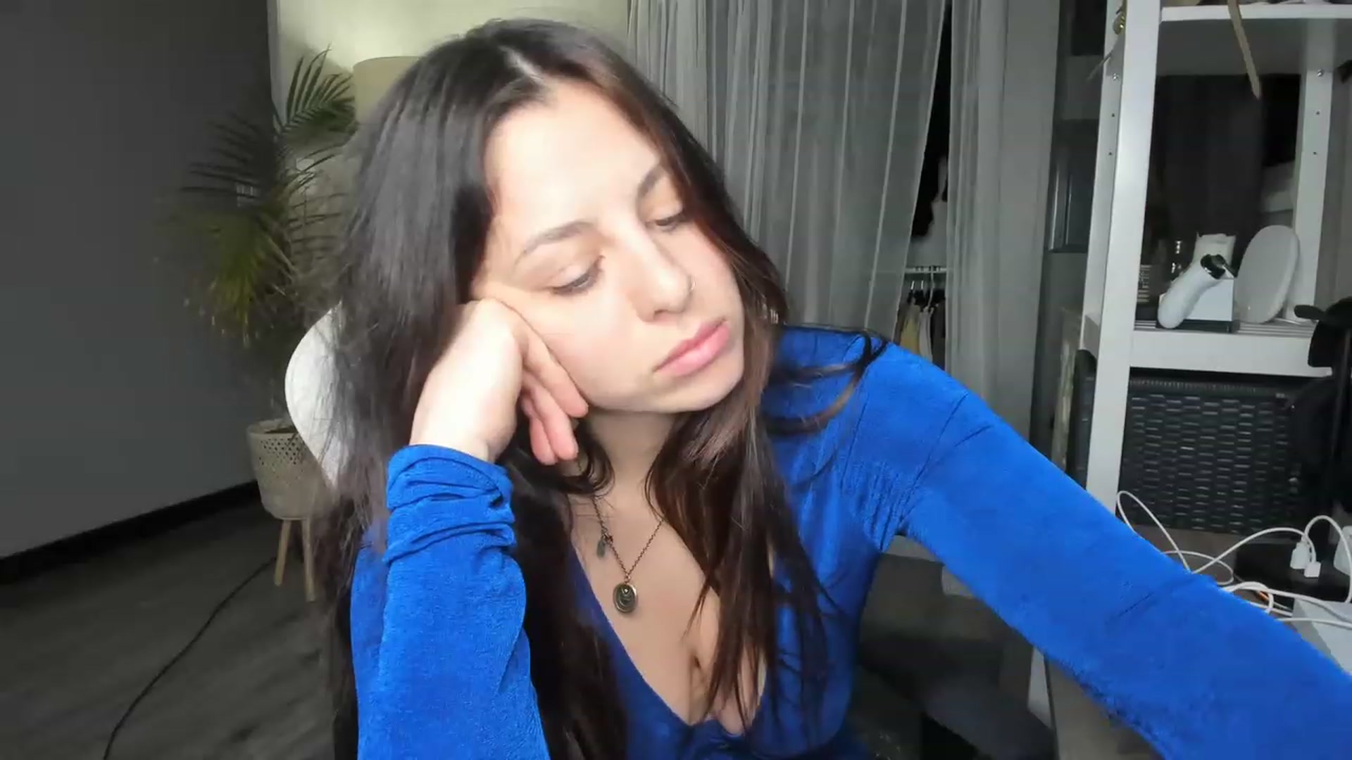 Gallery image thumbnail from Victoria_'s myfreecams stream on, 12/22/2022, 02:10 image 10 of 20