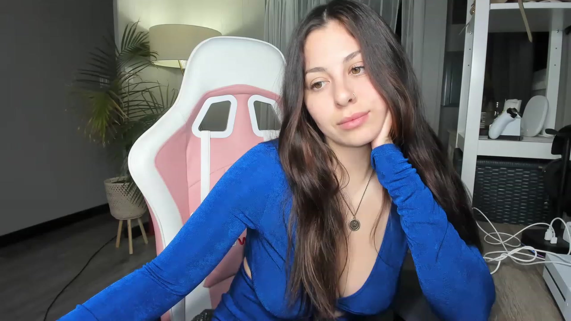 Gallery image thumbnail from Victoria_'s myfreecams stream on, 12/22/2022, 02:10 image 7 of 20