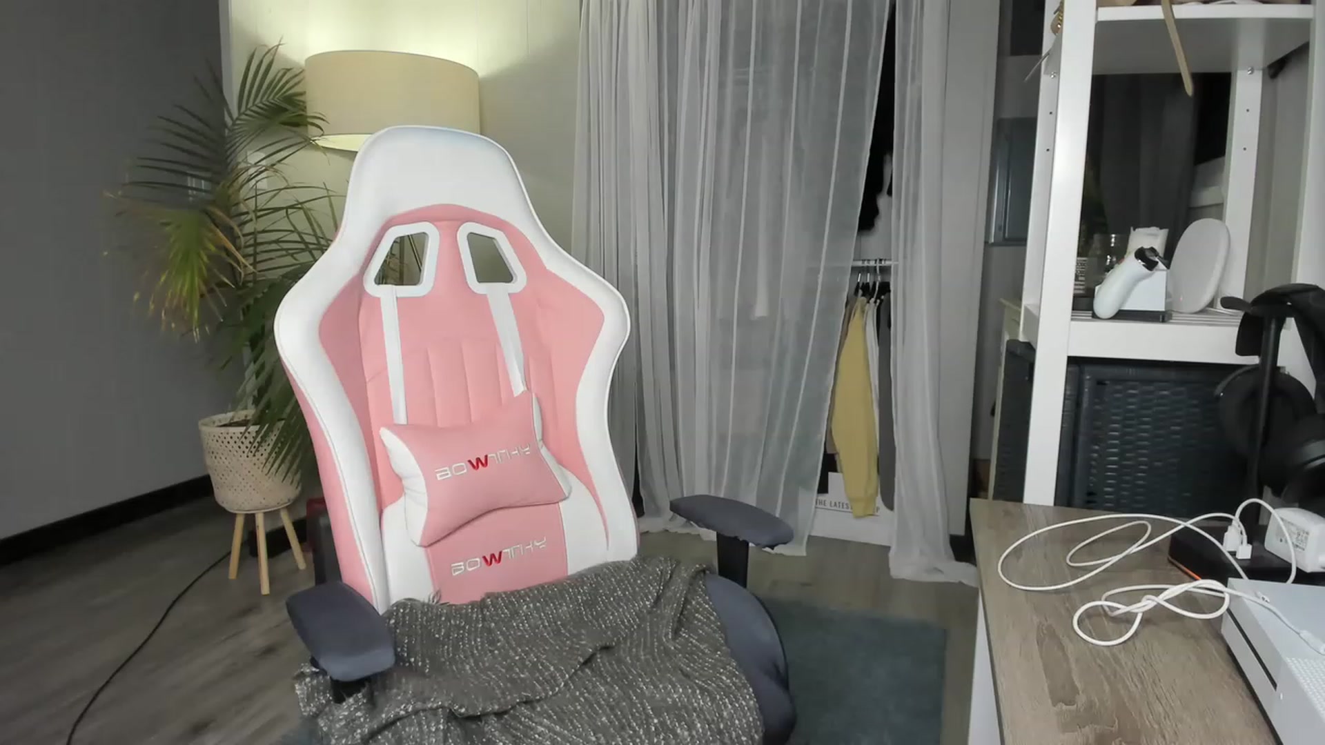 Gallery image thumbnail from Victoria_'s myfreecams stream on, 12/22/2022, 02:57 image 11 of 20