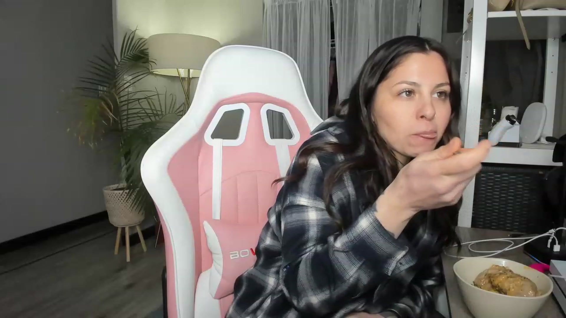 Gallery image thumbnail from Victoria_'s myfreecams stream on, 12/23/2022, 01:37 image 10 of 20