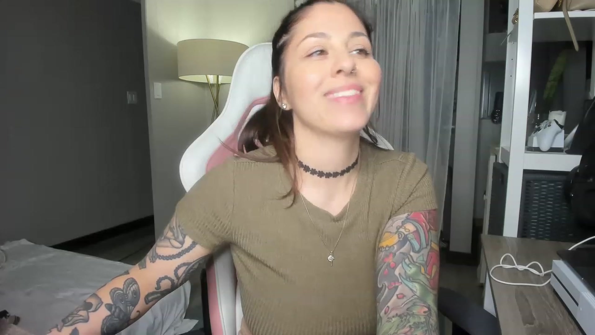 Gallery image thumbnail from Victoria_'s myfreecams stream on, 01/05/2023, 02:59 image 18 of 20