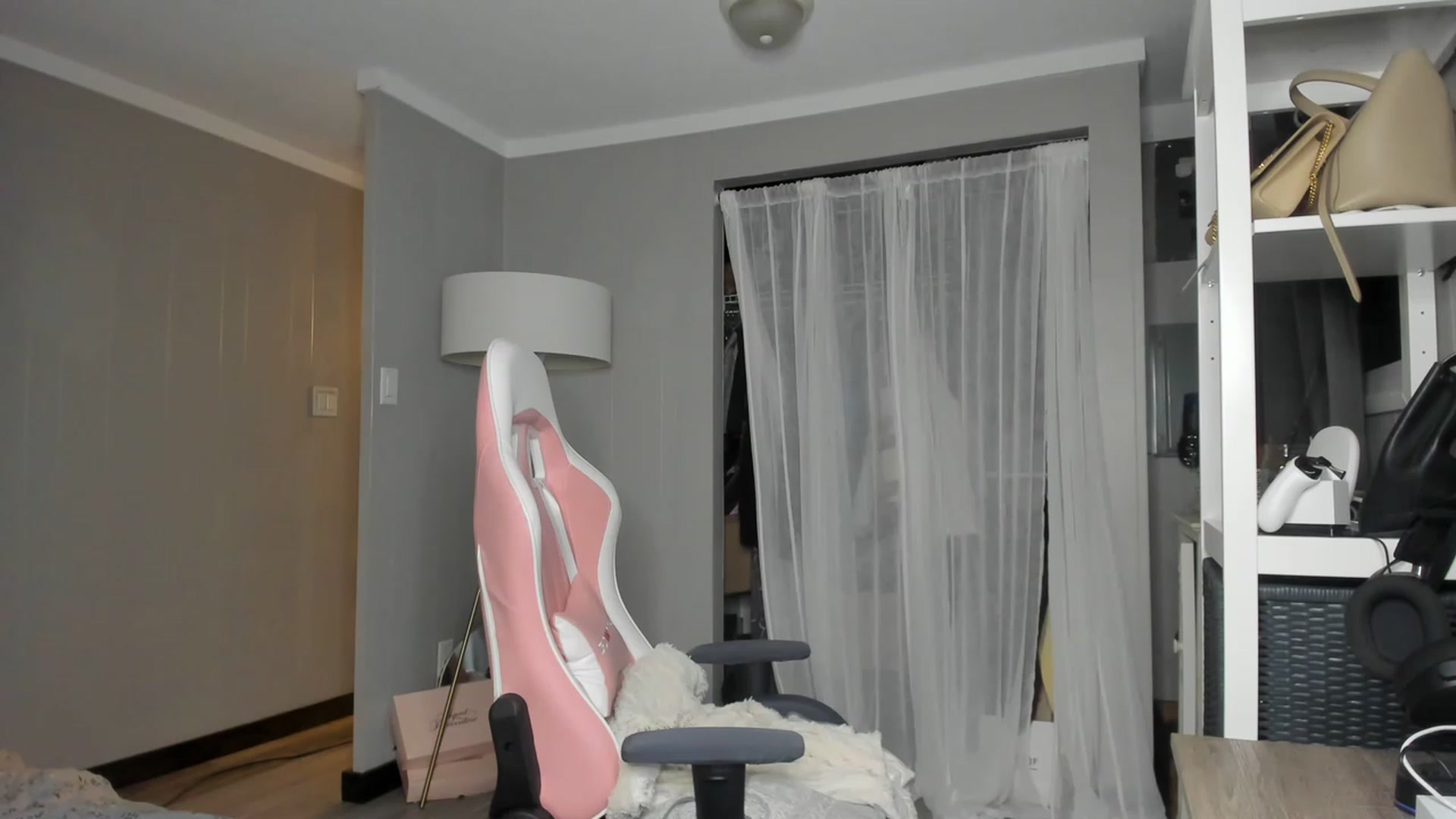 Gallery image thumbnail from Victoria_'s myfreecams stream on, 01/07/2023, 02:57 image 8 of 20