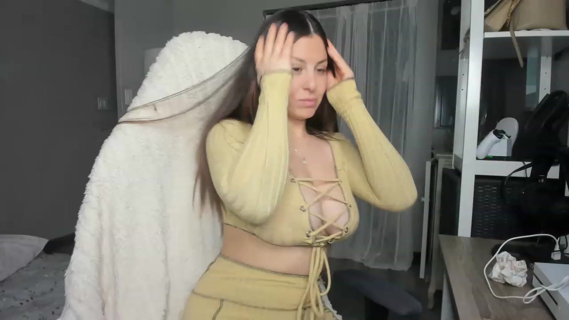 Gallery image thumbnail from Victoria_'s myfreecams stream on, 01/17/2023, 24:11 image 14 of 20
