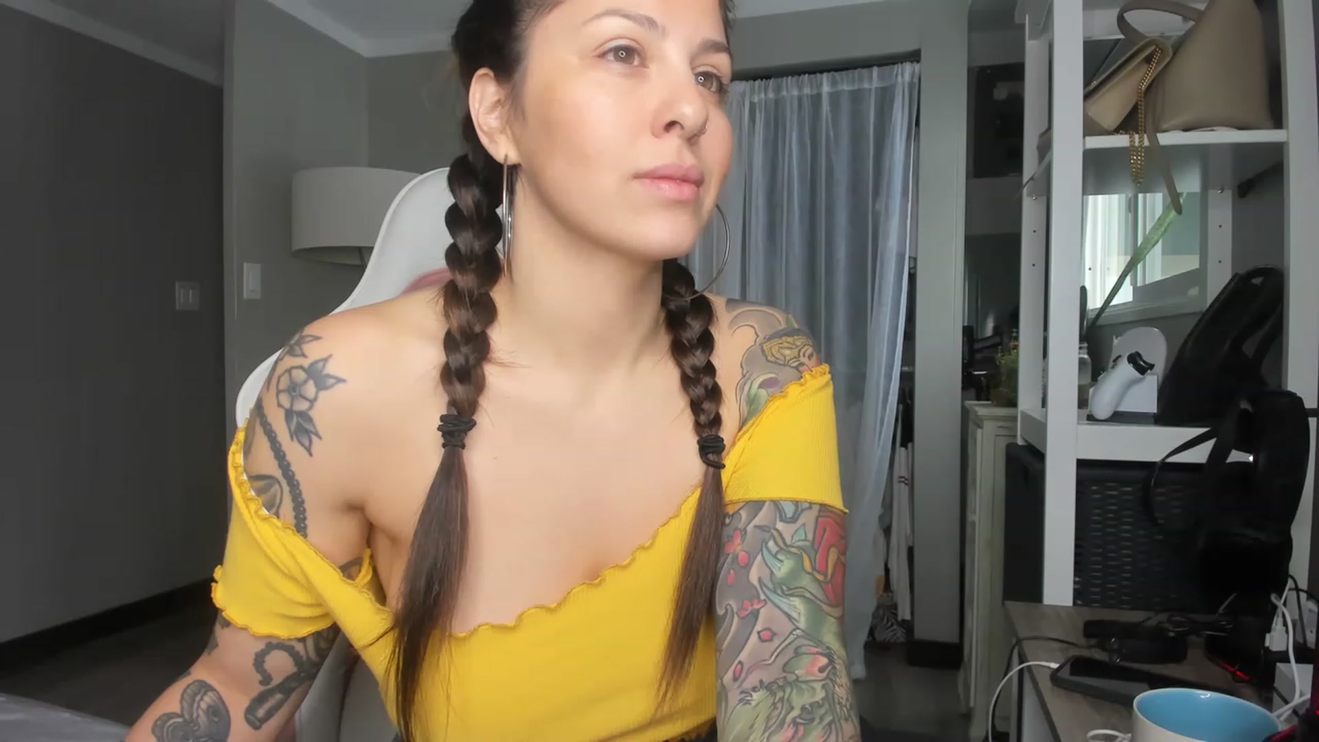 Gallery image thumbnail from Victoria_'s myfreecams stream on, 01/26/2023, 19:01 image 15 of 20