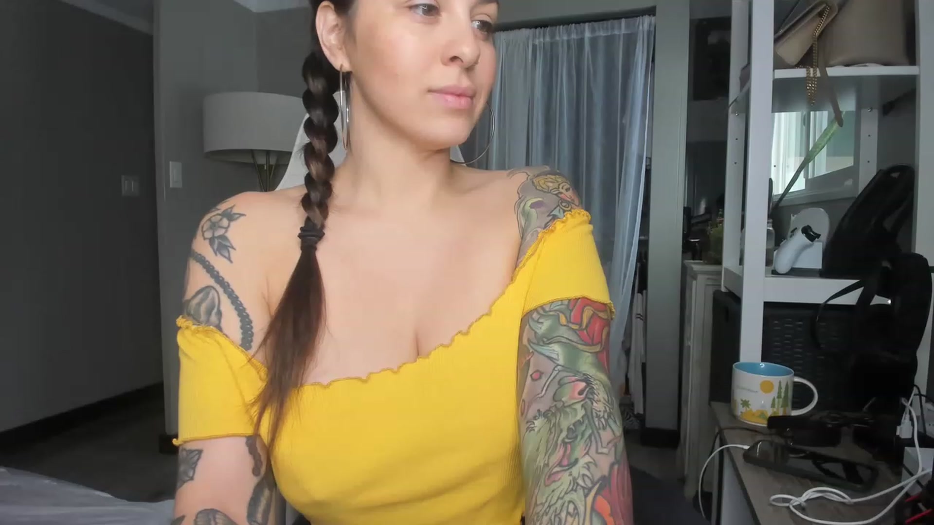 Gallery image thumbnail from Victoria_'s myfreecams stream on, 01/26/2023, 19:01 image 6 of 20