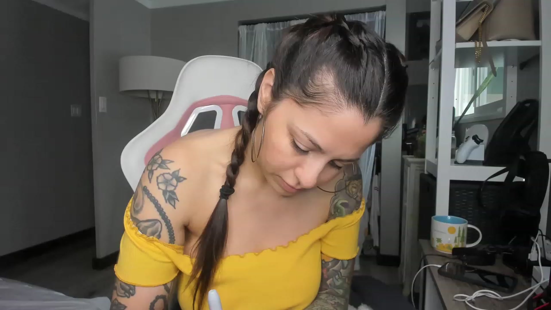 Gallery image thumbnail from Victoria_'s myfreecams stream on, 01/26/2023, 19:01 image 5 of 20