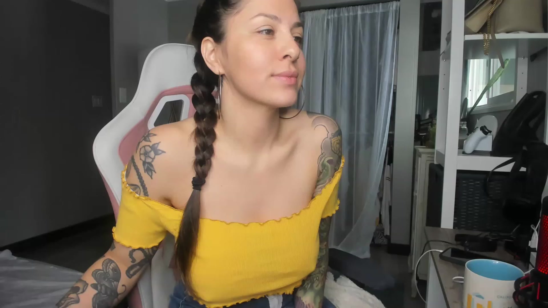 Gallery image thumbnail from Victoria_'s myfreecams stream on, 01/26/2023, 20:31 image 4 of 20