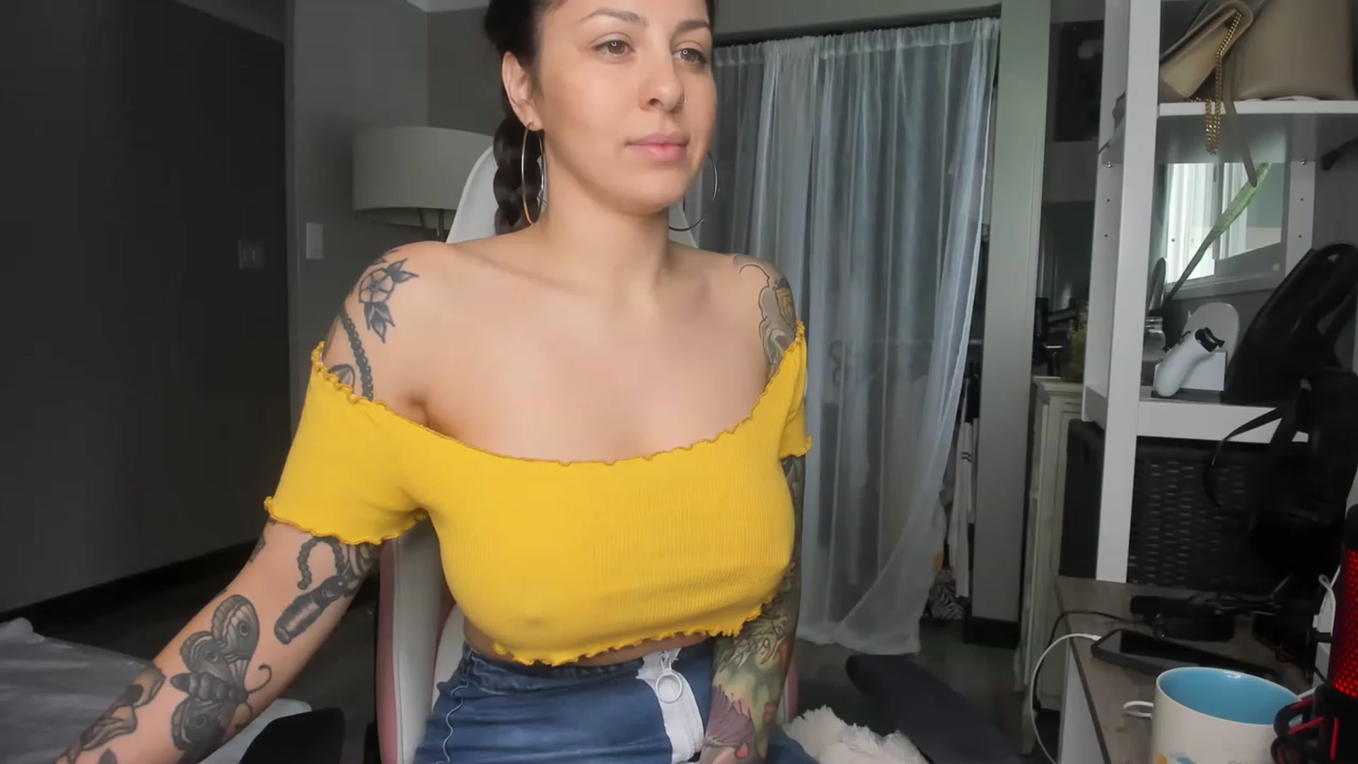 Gallery image thumbnail from Victoria_'s myfreecams stream on, 01/26/2023, 20:31 image 2 of 20