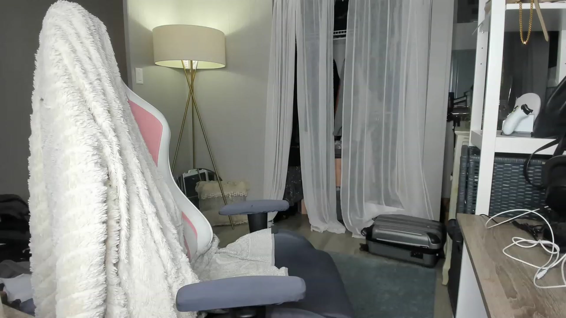 Gallery image thumbnail from Victoria_'s myfreecams stream on, 01/28/2023, 03:25 image 19 of 20