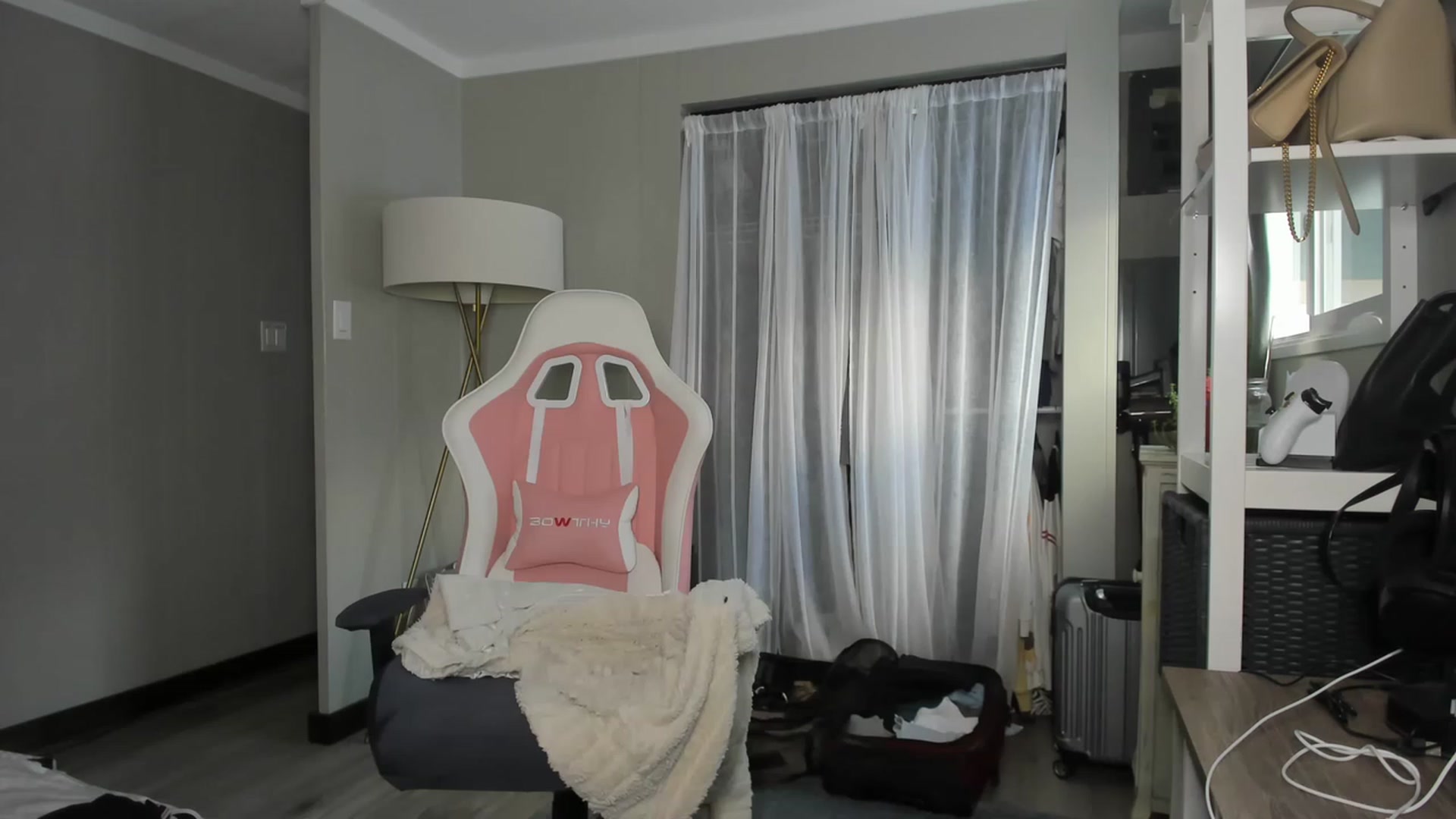 Gallery image thumbnail from Victoria_'s myfreecams stream on, 01/28/2023, 18:11 image 9 of 20