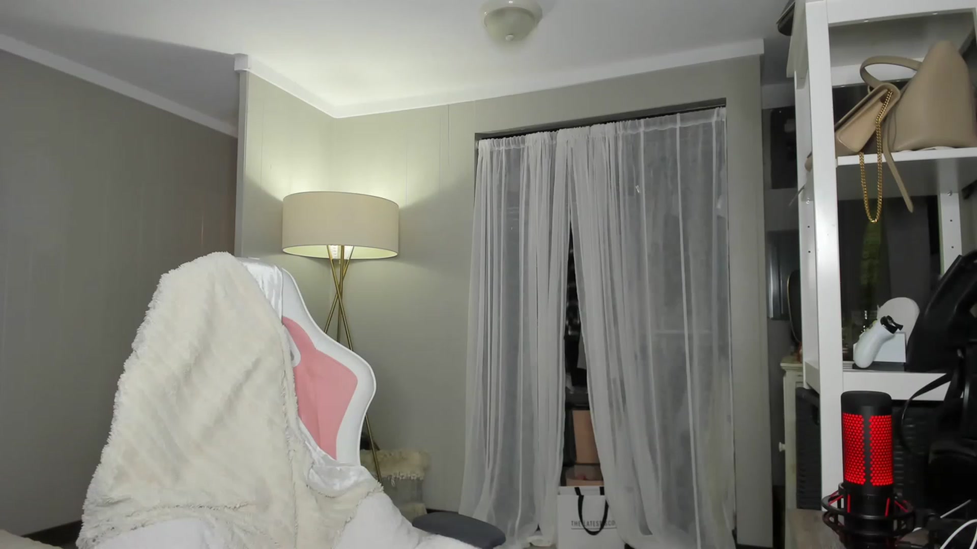 Gallery image thumbnail from Victoria_'s myfreecams stream on, 02/23/2023, 03:02 image 16 of 20