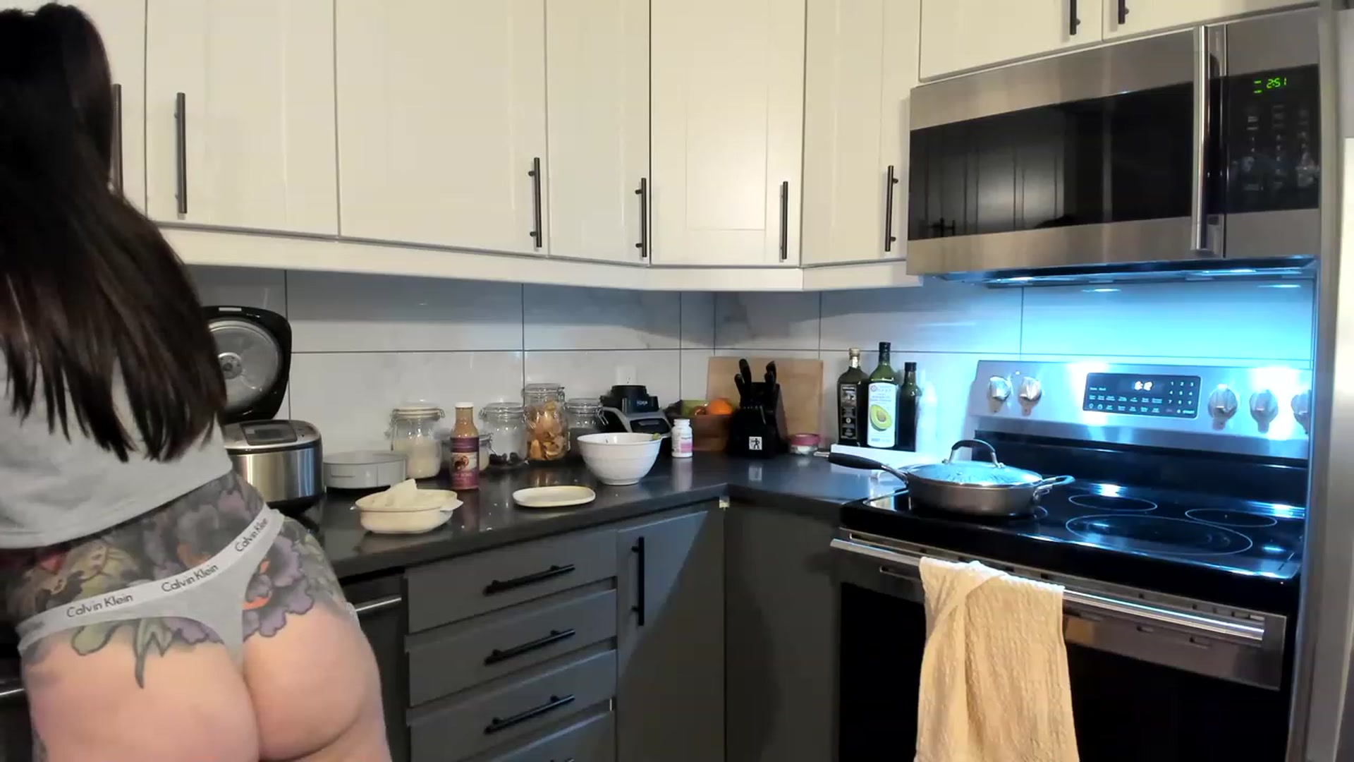 Gallery image thumbnail from Victoria_'s myfreecams stream on, 02/25/2023, 02:32 image 17 of 20