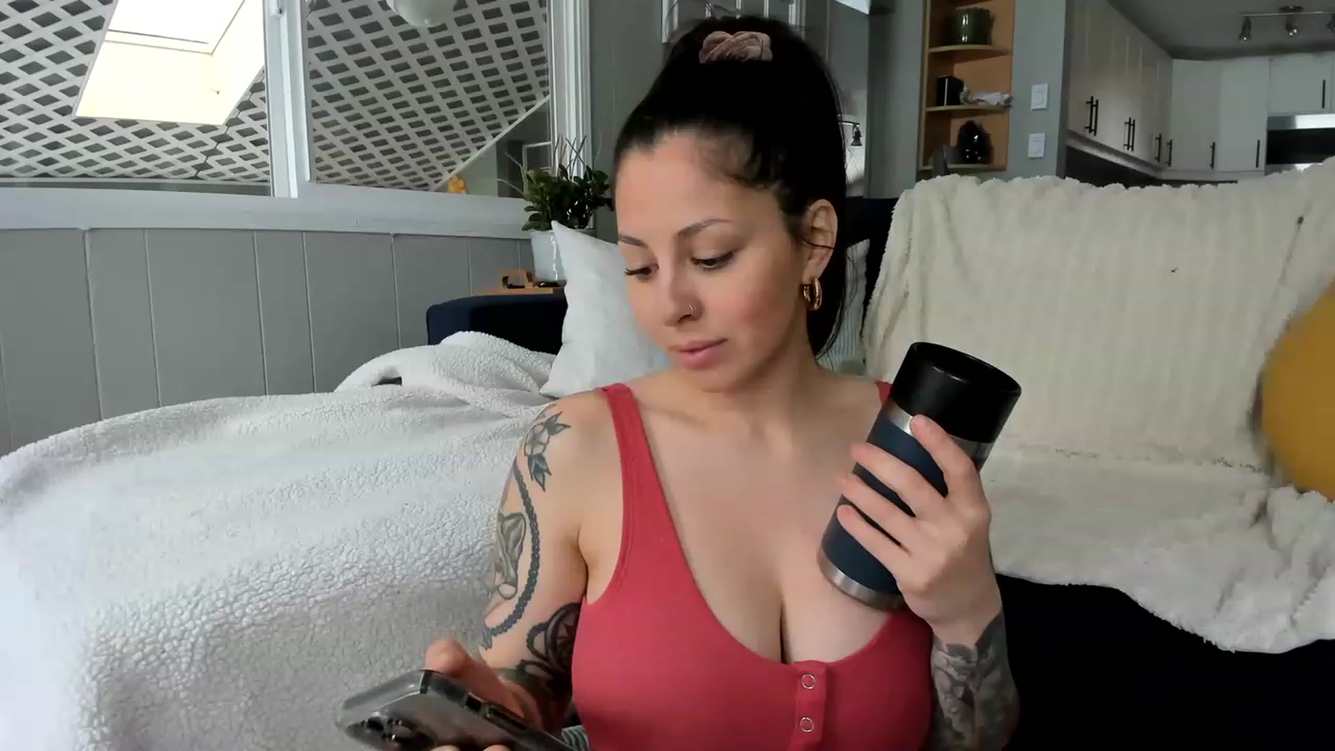 Gallery image thumbnail from Victoria_'s myfreecams stream on, 02/25/2023, 19:50 image 5 of 20