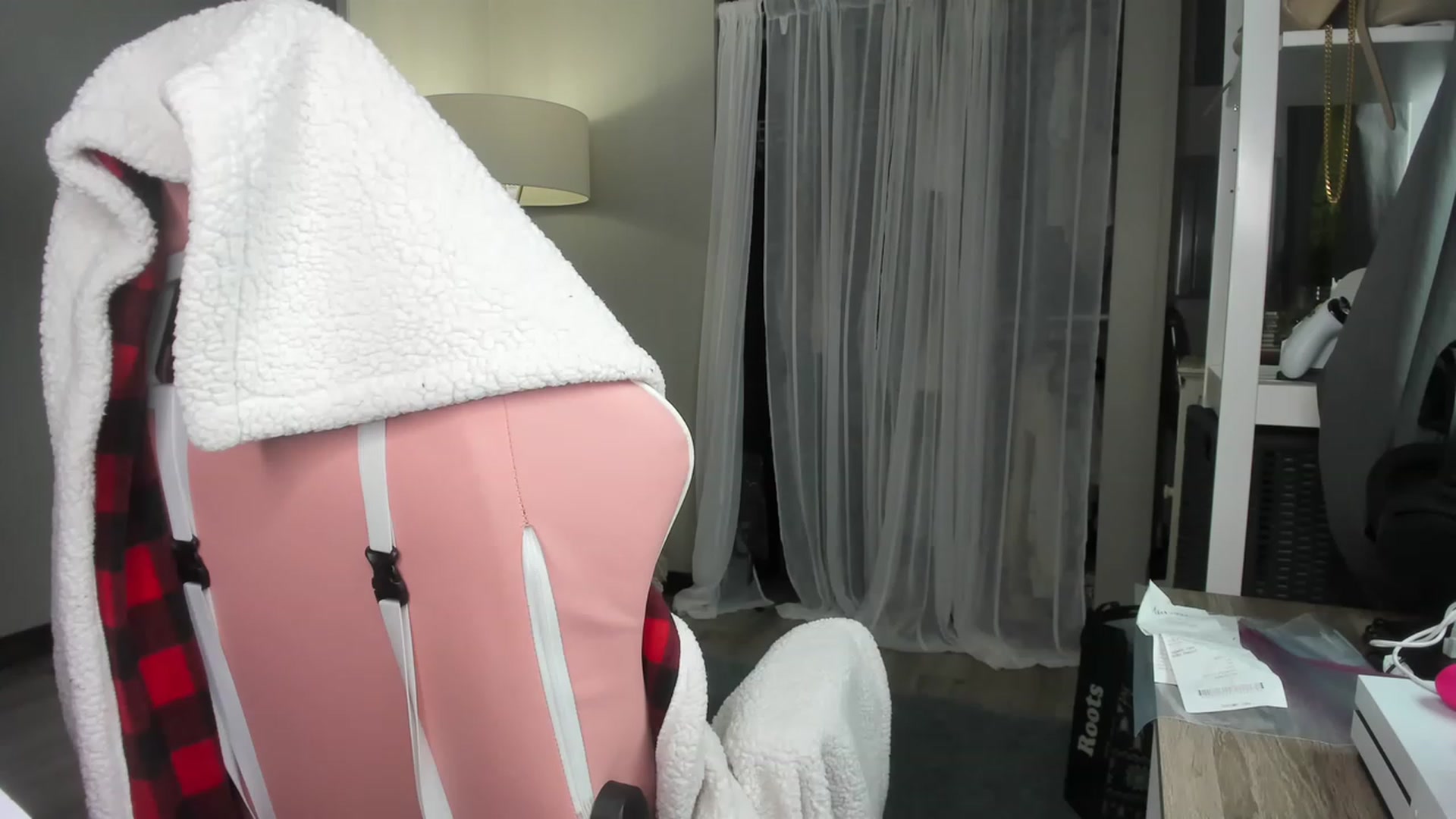 Gallery image thumbnail from Victoria_'s myfreecams stream on, 03/04/2023, 22:05 image 14 of 20
