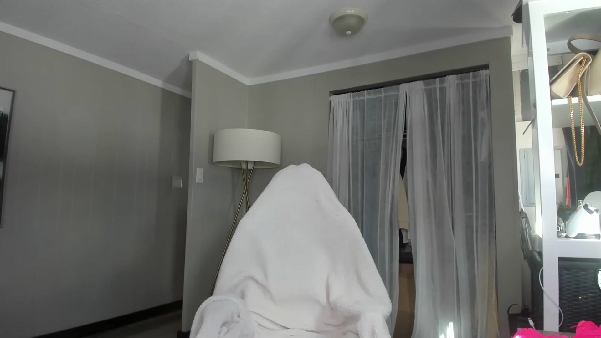 Gallery image thumbnail from Victoria_'s myfreecams stream on, 03/08/2023, 20:05 image 13 of 20