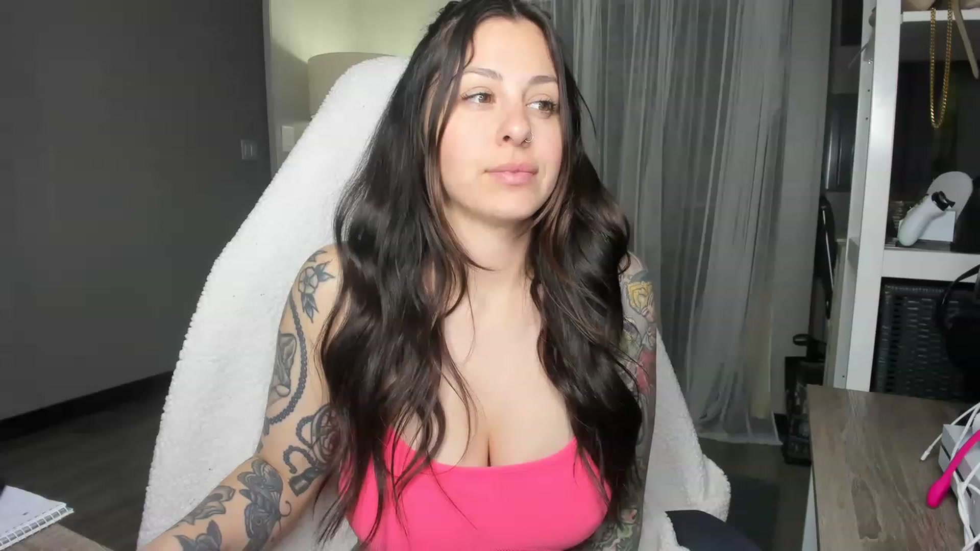 Gallery image thumbnail from Victoria_'s myfreecams stream on, 03/10/2023, 02:43 image 10 of 20