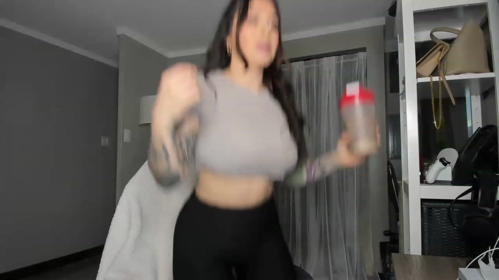 Gallery image thumbnail from Victoria_'s myfreecams stream on, 03/11/2023, 02:57 image 2 of 20
