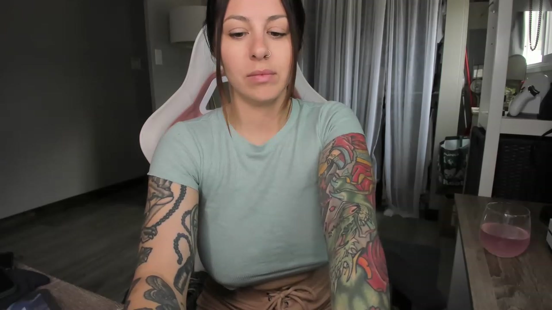 Gallery image thumbnail from Victoria_'s myfreecams stream on, 03/23/2023, 23:20 image 9 of 20