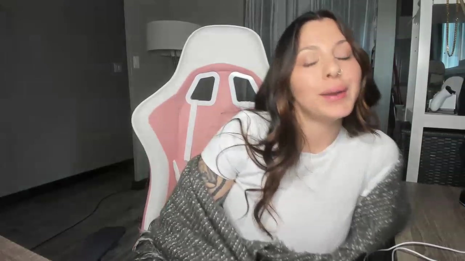 Gallery image thumbnail from Victoria_'s myfreecams stream on, 03/29/2023, 03:11 image 13 of 20