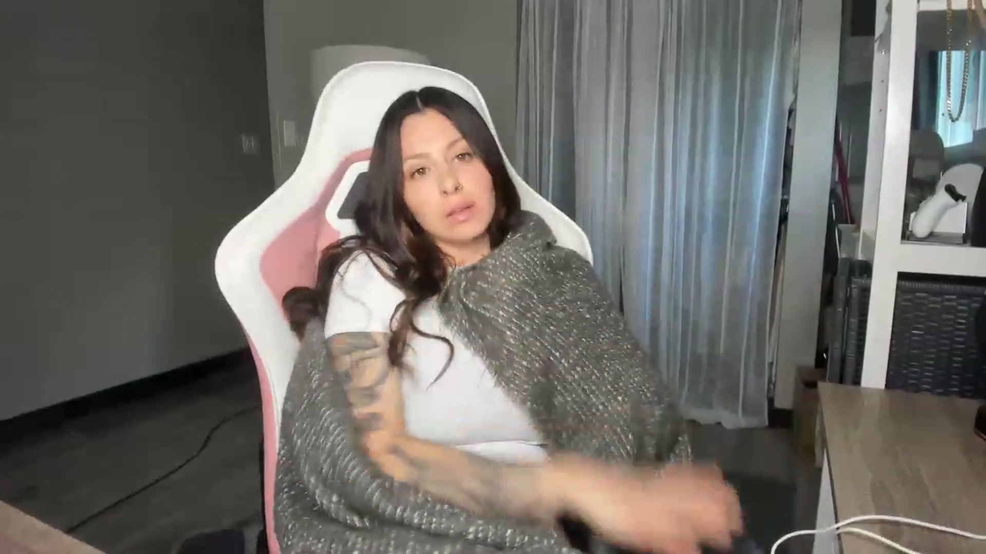 Gallery image thumbnail from Victoria_'s myfreecams stream on, 03/29/2023, 03:11 image 12 of 20