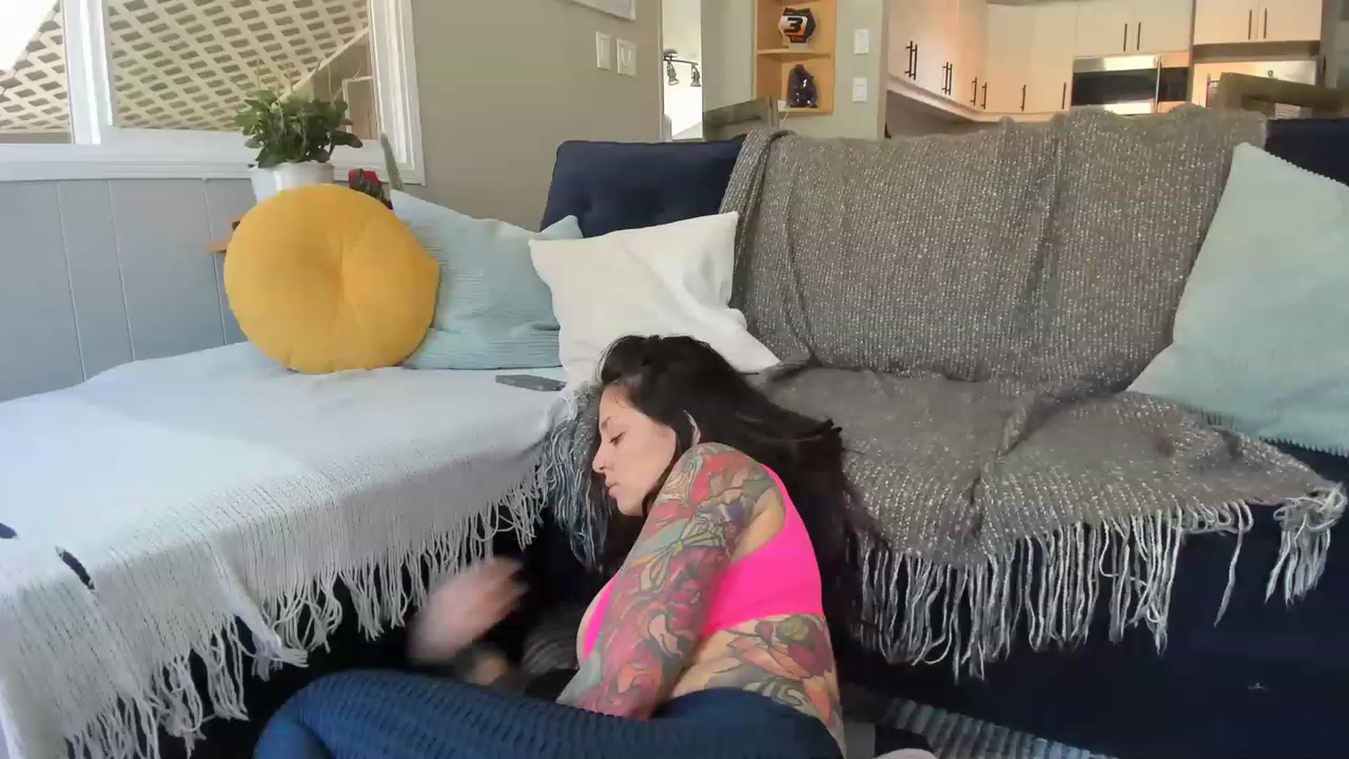 Gallery image thumbnail from Victoria_'s myfreecams stream on, 04/12/2023, 19:09 image 19 of 20