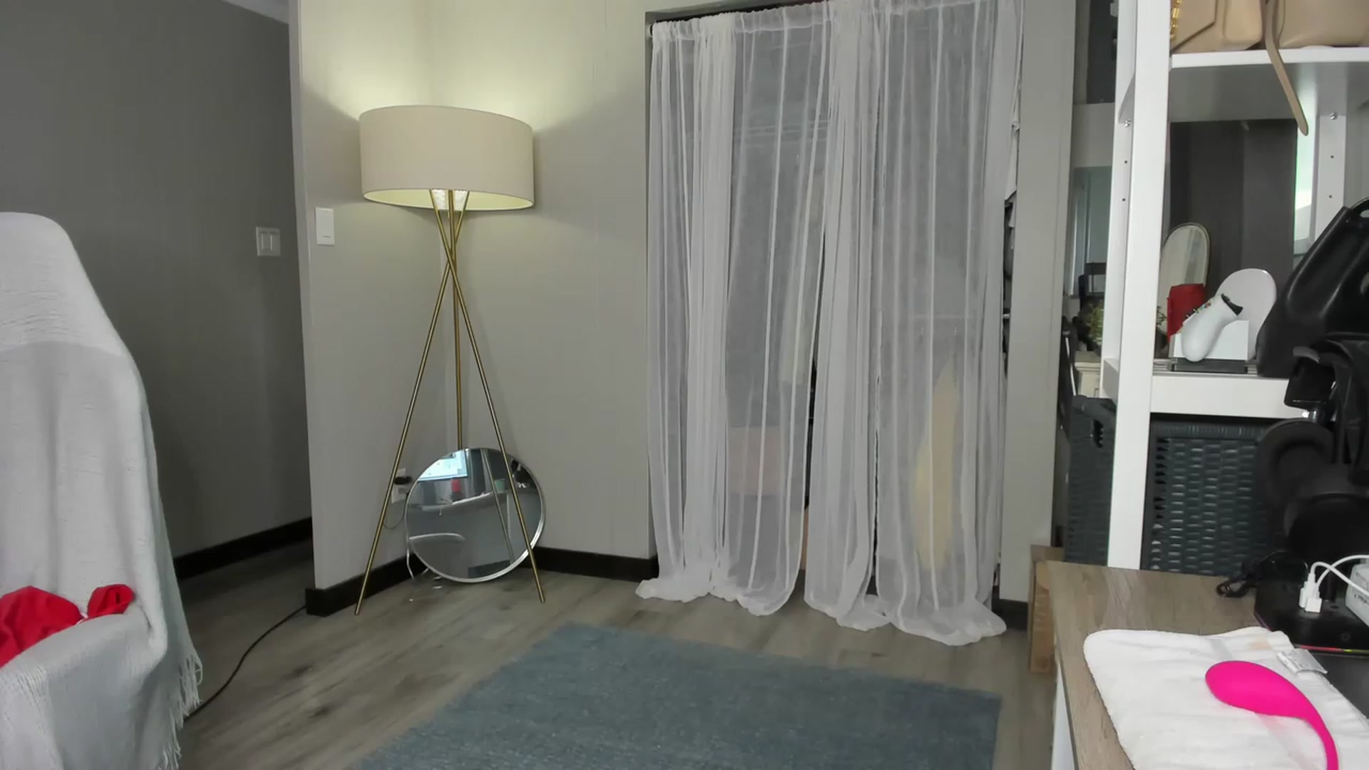 Gallery image thumbnail from Victoria_'s myfreecams stream on, 05/06/2023, 21:38 image 17 of 20