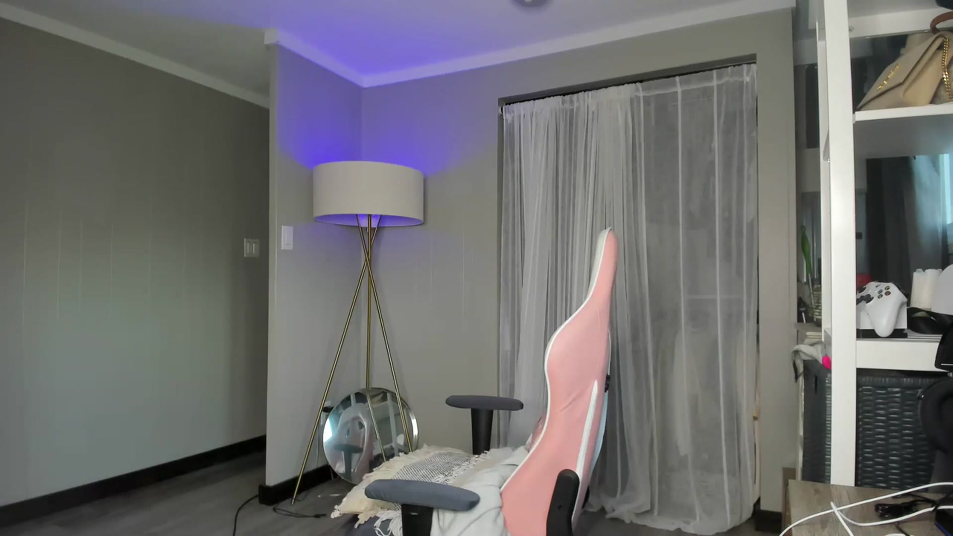 Gallery image thumbnail from Victoria_'s myfreecams stream on, 06/08/2023, 03:22 image 13 of 20